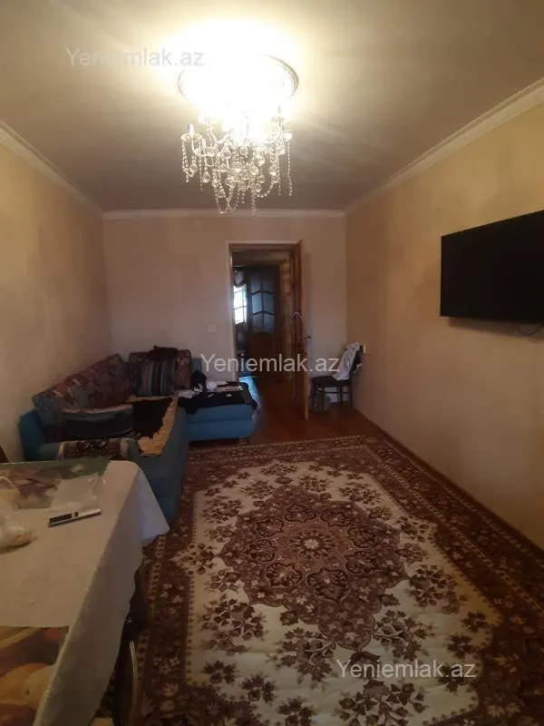 Satılır 2 otaqlı köhnə tikili 52 m²