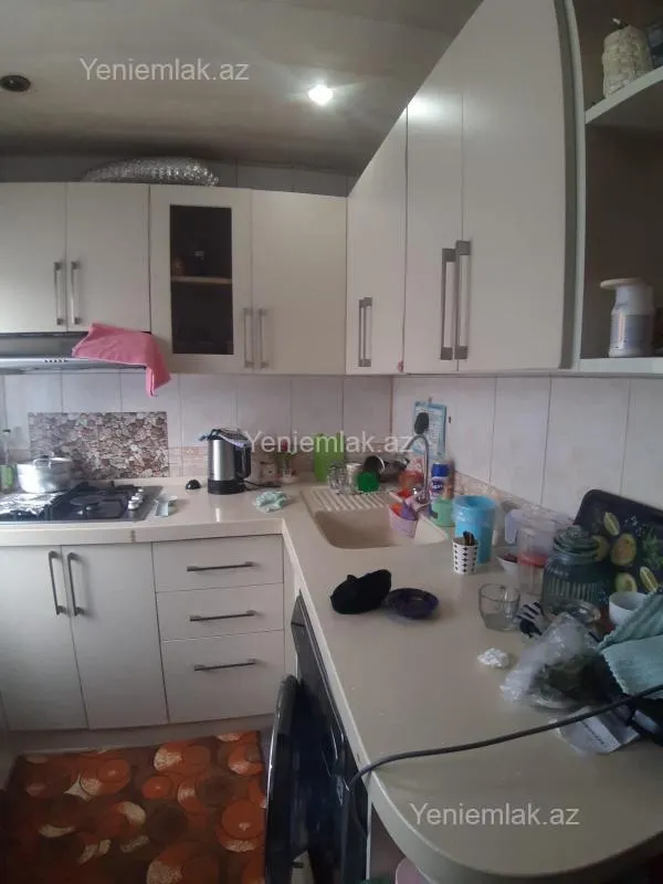 Satılır 2 otaqlı köhnə tikili 52 m²