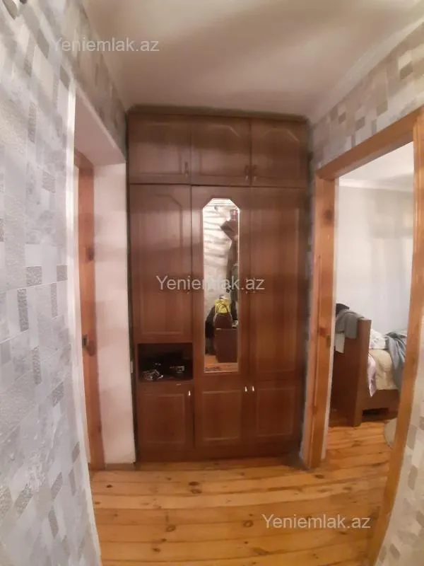 Satılır 2 otaqlı köhnə tikili 52 m²