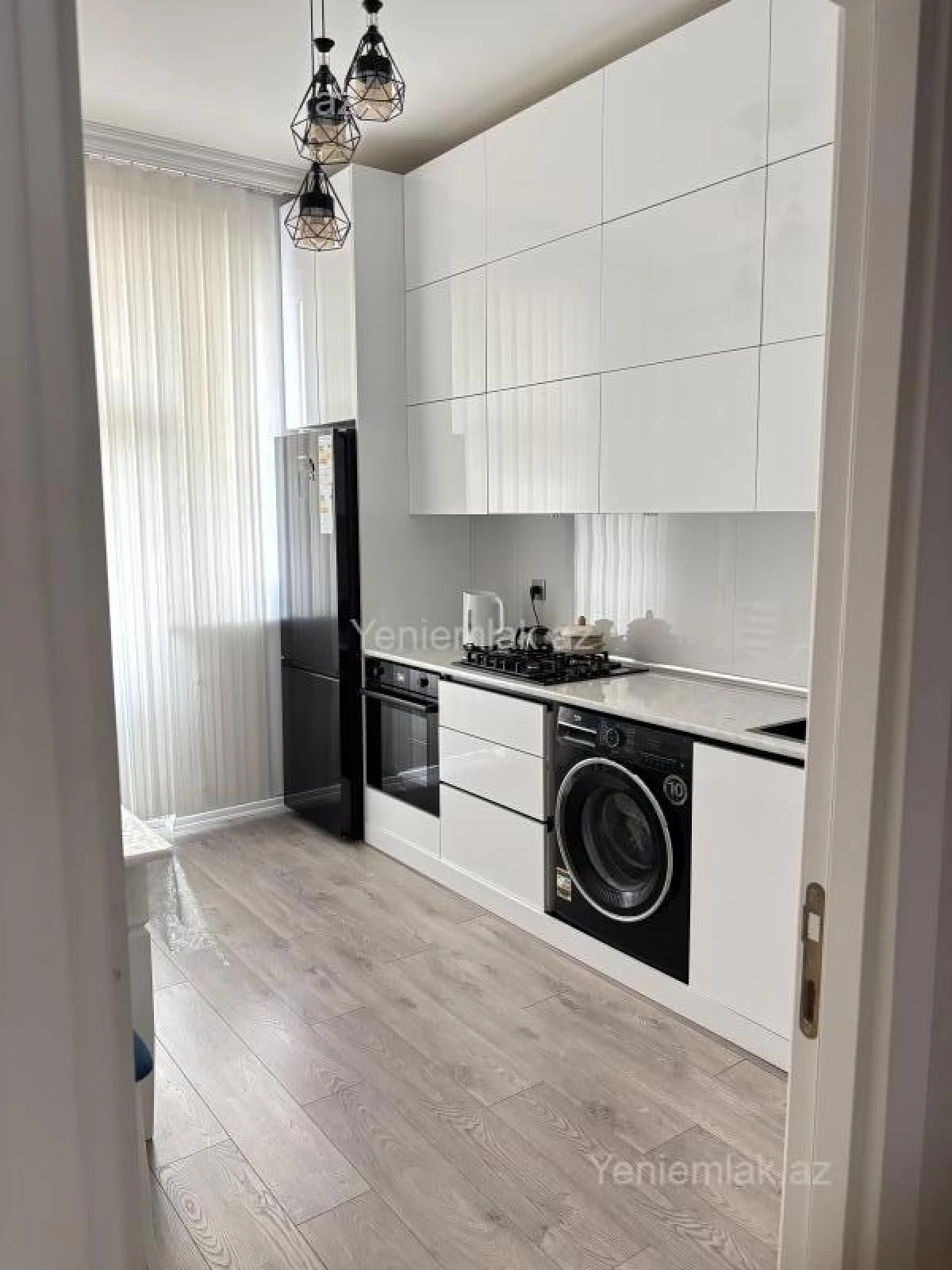 Satılır 2 otaqlı yeni tikili 60 m²