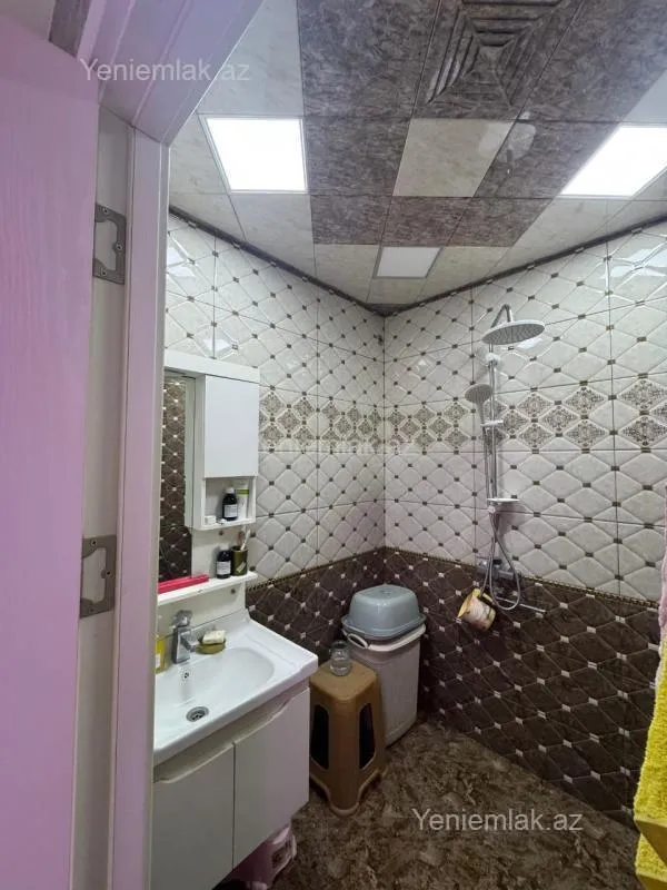 Satılır 3 otaqlı köhnə tikili 79 m²