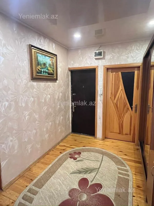 Satılır 4 otaqlı köhnə tikili 115 m²