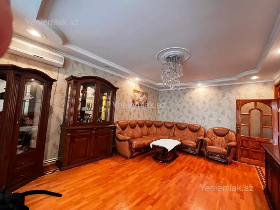 Satılır 3 otaqlı köhnə tikili 110 m²