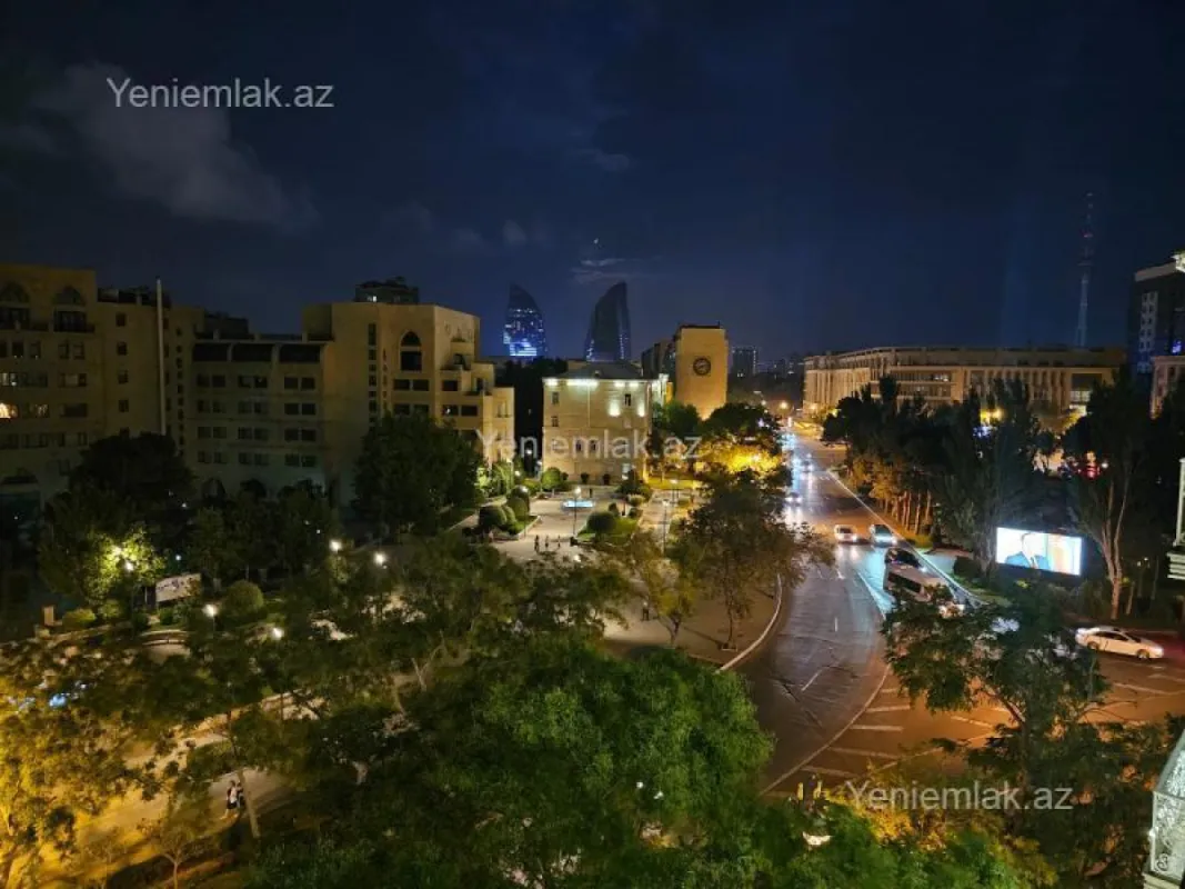 Satılır 3 otaqlı köhnə tikili 110 m²