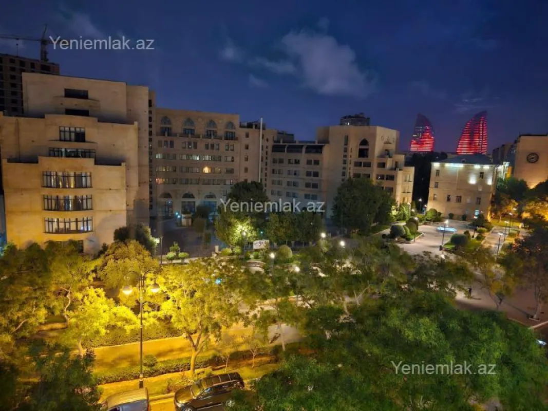 Satılır 3 otaqlı köhnə tikili 110 m²