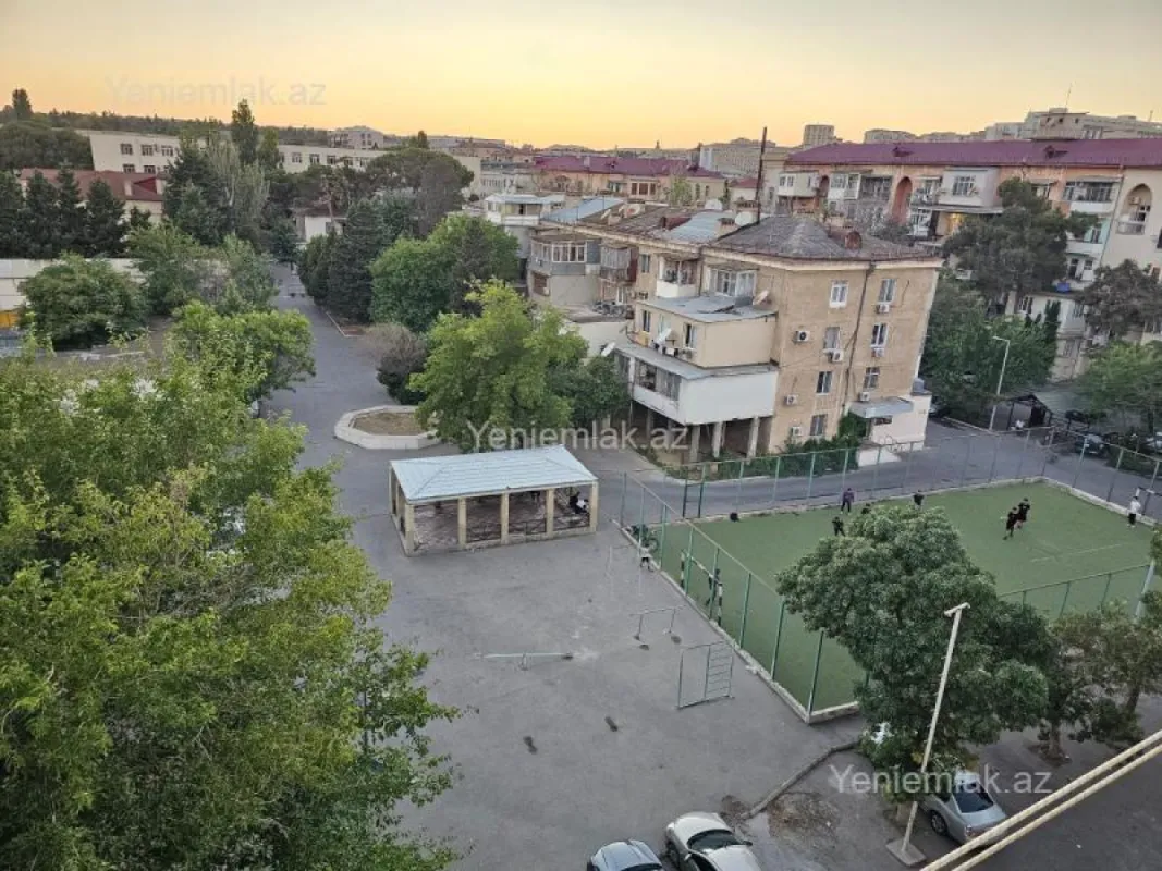 Satılır 3 otaqlı köhnə tikili 110 m²