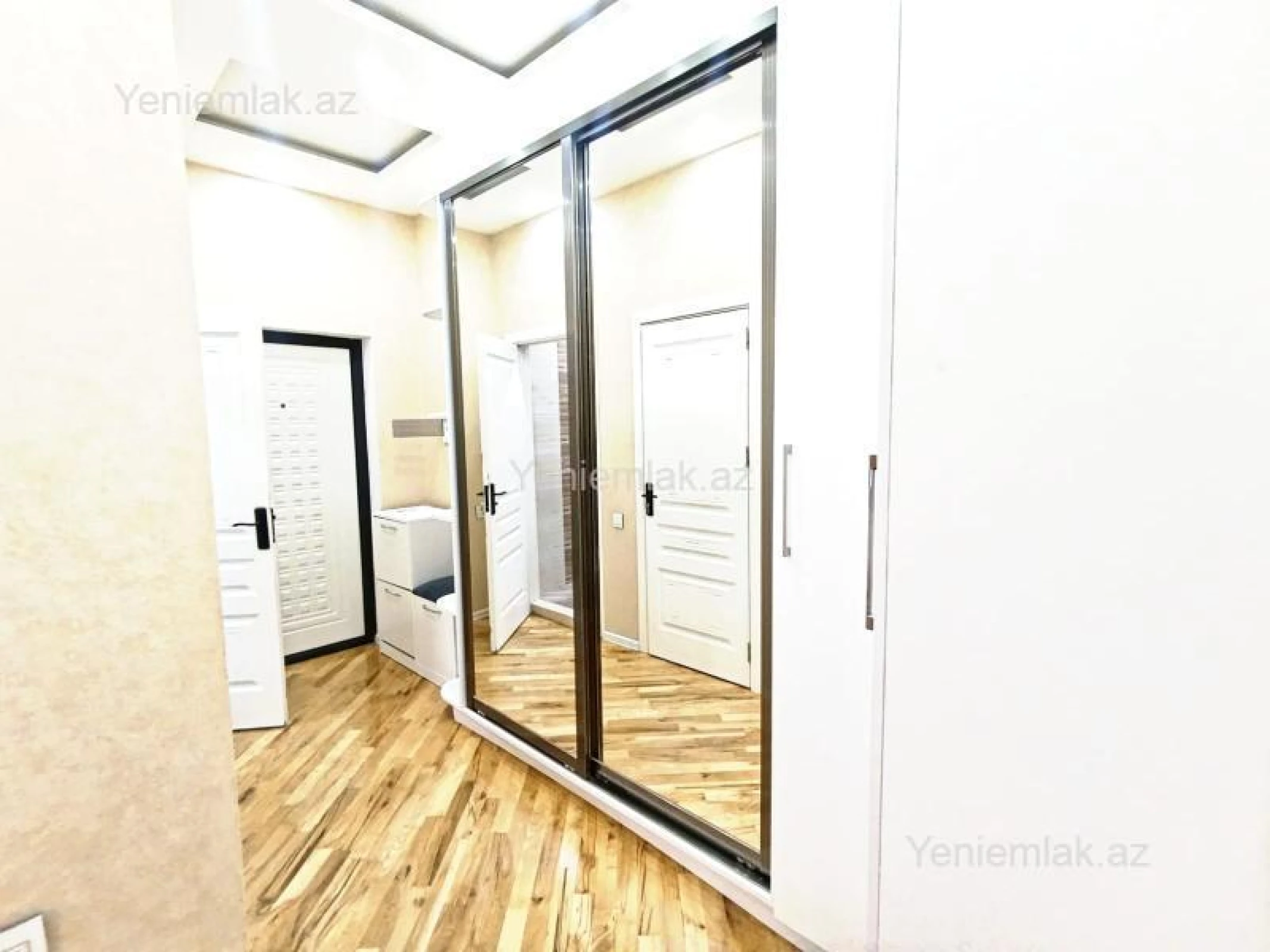 Satılır 3 otaqlı yeni tikili 97 m²