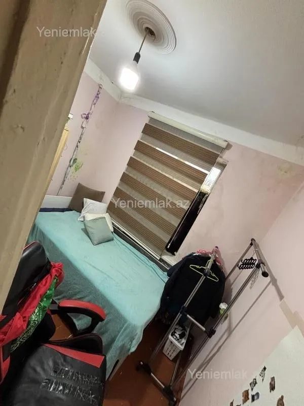 Satılır 1 otaqlı köhnə tikili 32 m²