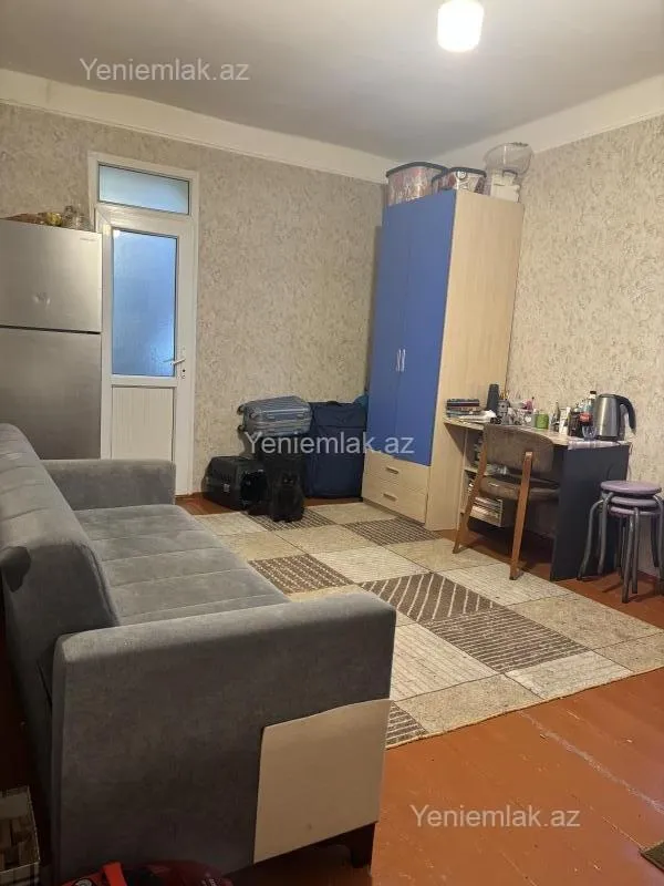 Satılır 1 otaqlı köhnə tikili 32 m²