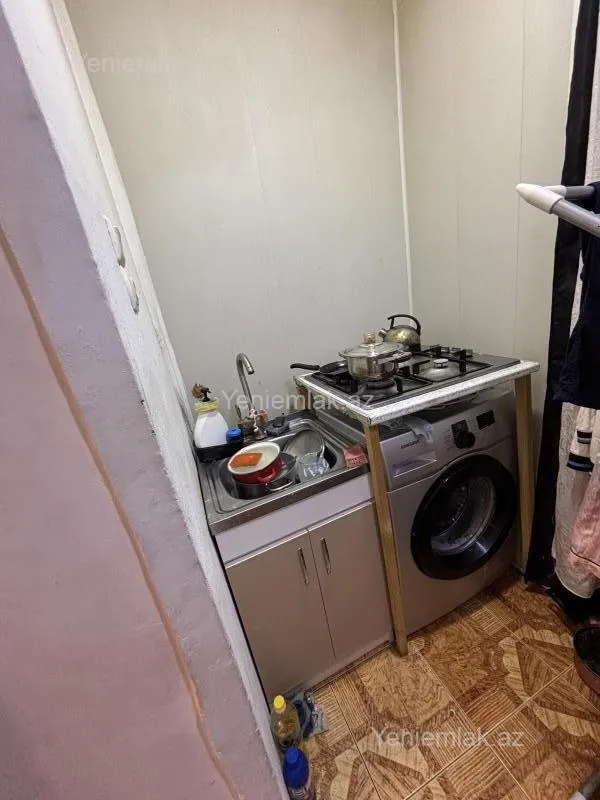 Satılır 1 otaqlı köhnə tikili 32 m²