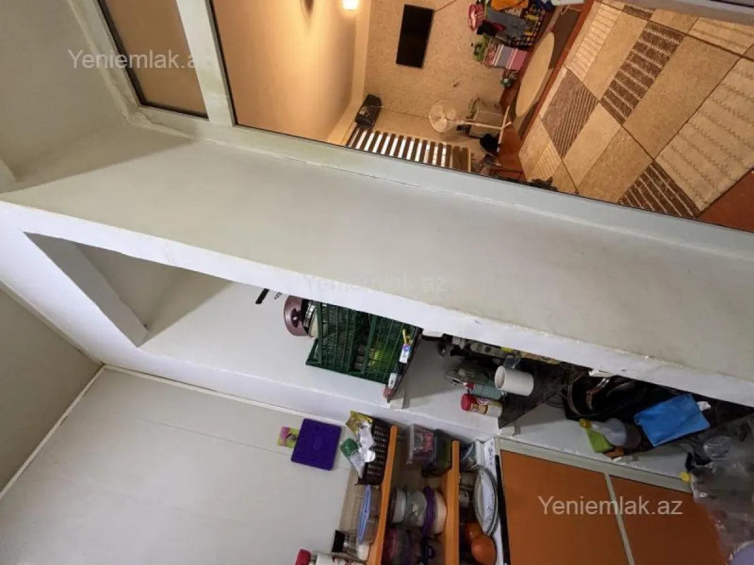 Satılır 1 otaqlı köhnə tikili 32 m²