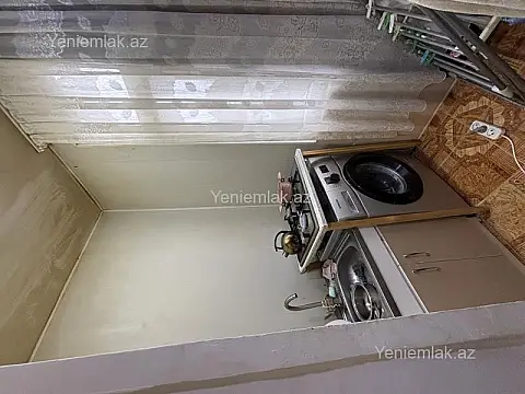 Satılır 1 otaqlı köhnə tikili 32 m²