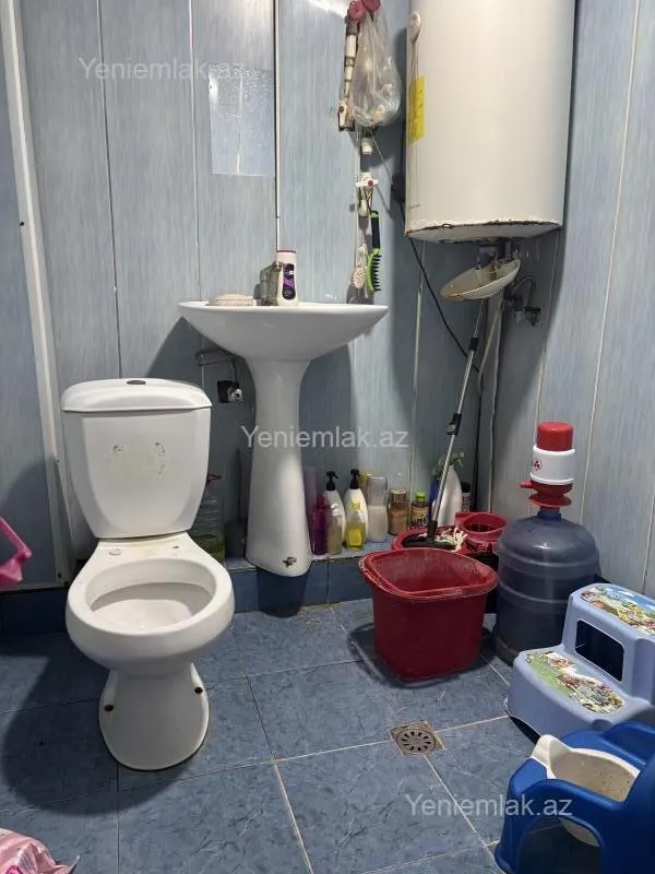 Satılır 1 otaqlı köhnə tikili 32 m²