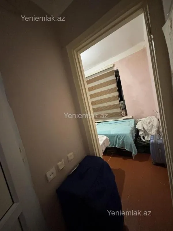 Satılır 1 otaqlı köhnə tikili 32 m²