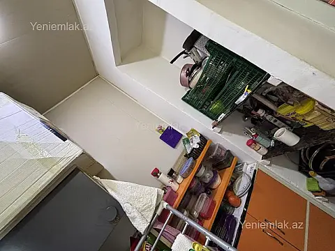 Satılır 1 otaqlı köhnə tikili 32 m²