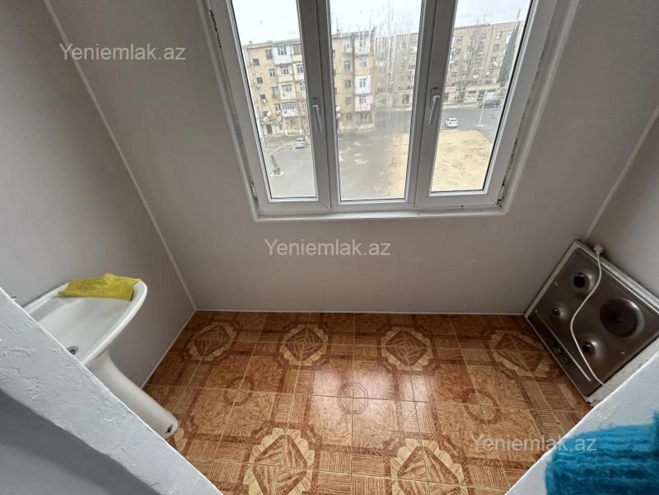 Satılır 1 otaqlı köhnə tikili 32 m²