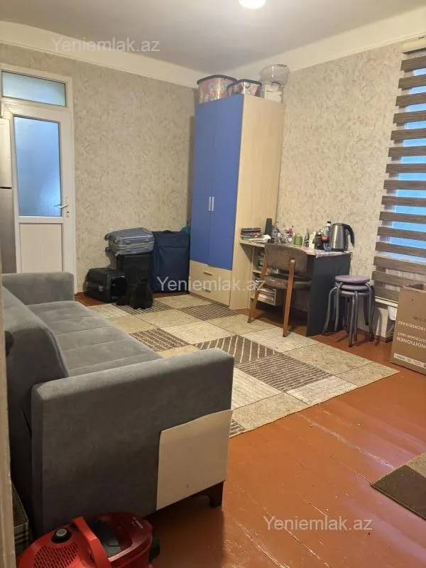 Satılır 1 otaqlı köhnə tikili 32 m²