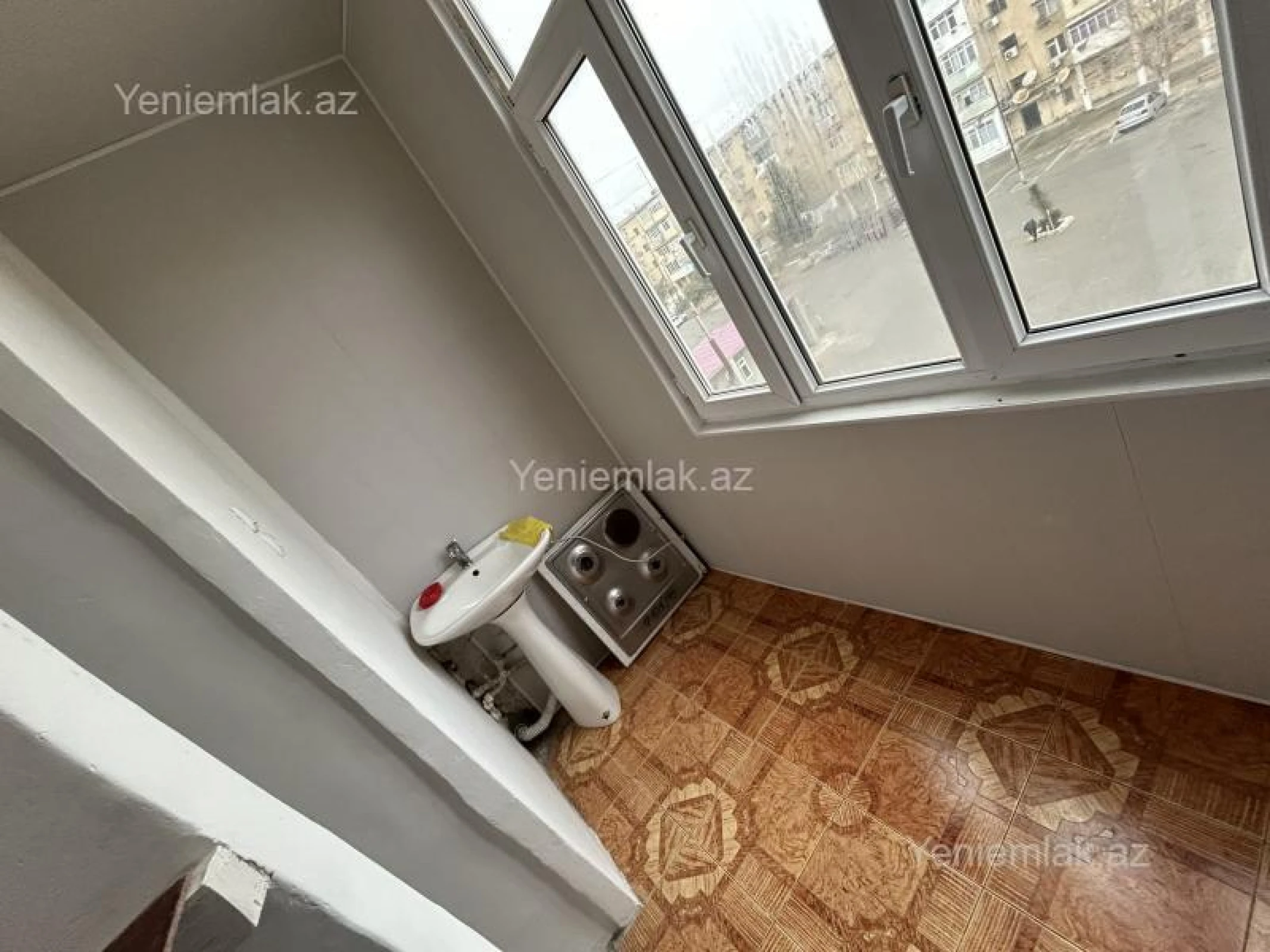 Satılır 1 otaqlı köhnə tikili 32 m²