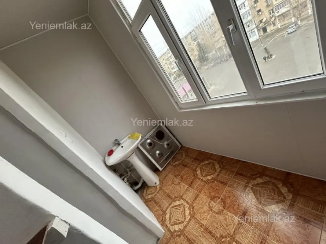 Satılır 1 otaqlı köhnə tikili 32 m²