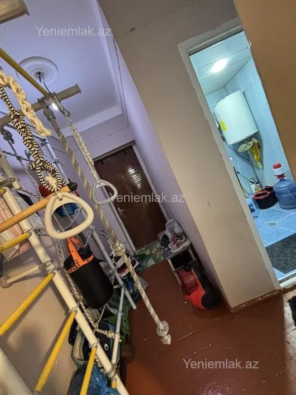 Satılır 1 otaqlı köhnə tikili 32 m²