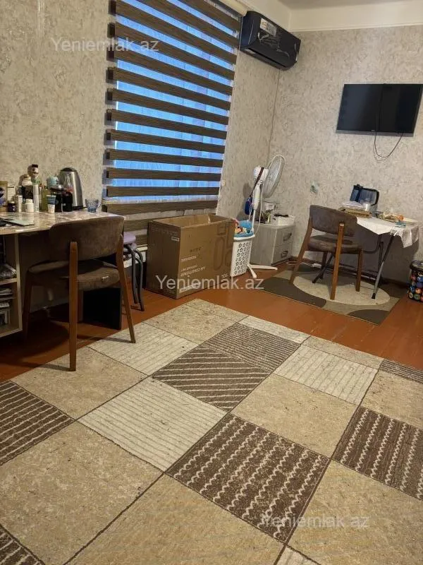 Satılır 1 otaqlı köhnə tikili 32 m²