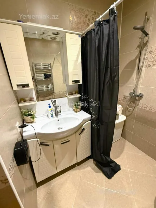 Satılır 3 otaqlı yeni tikili 100 m²