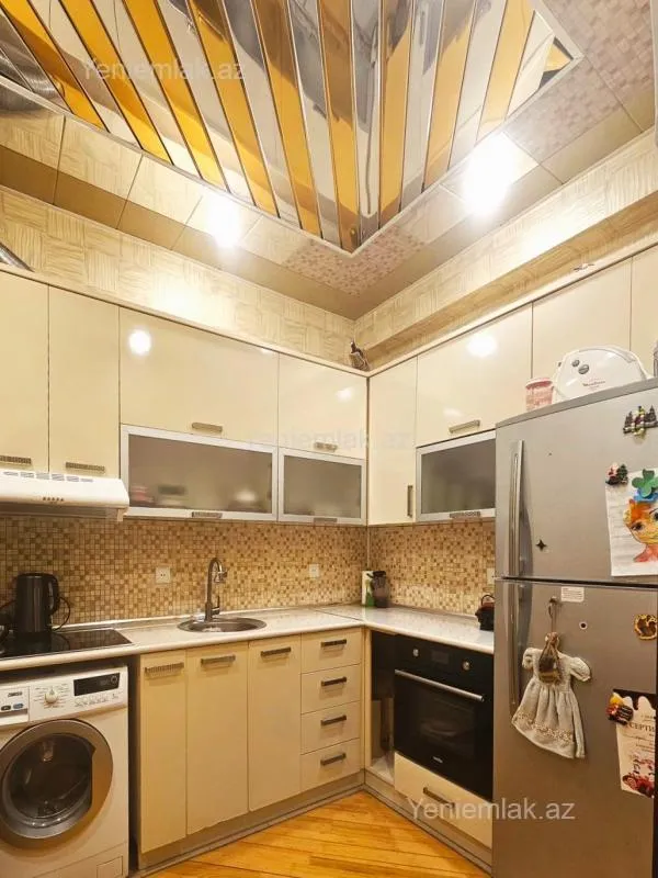 Satılır 3 otaqlı yeni tikili 100 m²