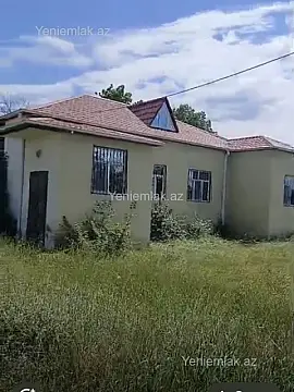 Satılır 4 otaqlı həyət evi 130 m²