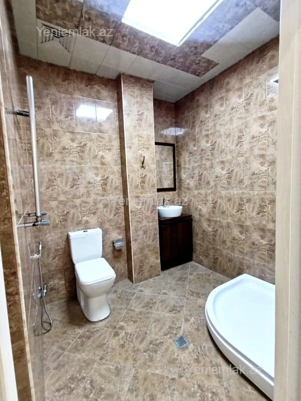 Satılır 3 otaqlı yeni tikili 67 m²