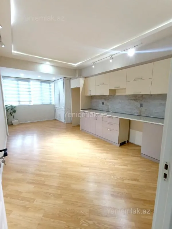 Satılır 3 otaqlı yeni tikili 67 m²