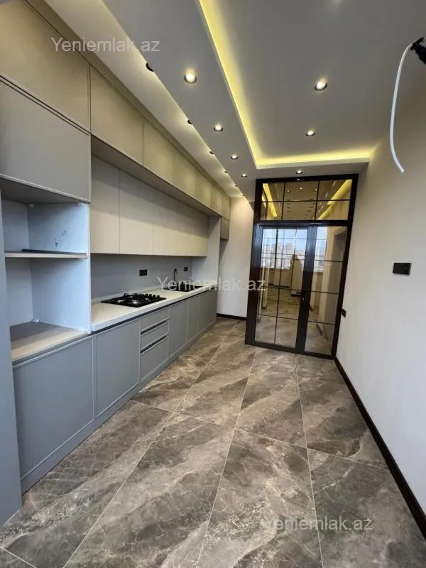 Satılır 3 otaqlı yeni tikili 135 m²
