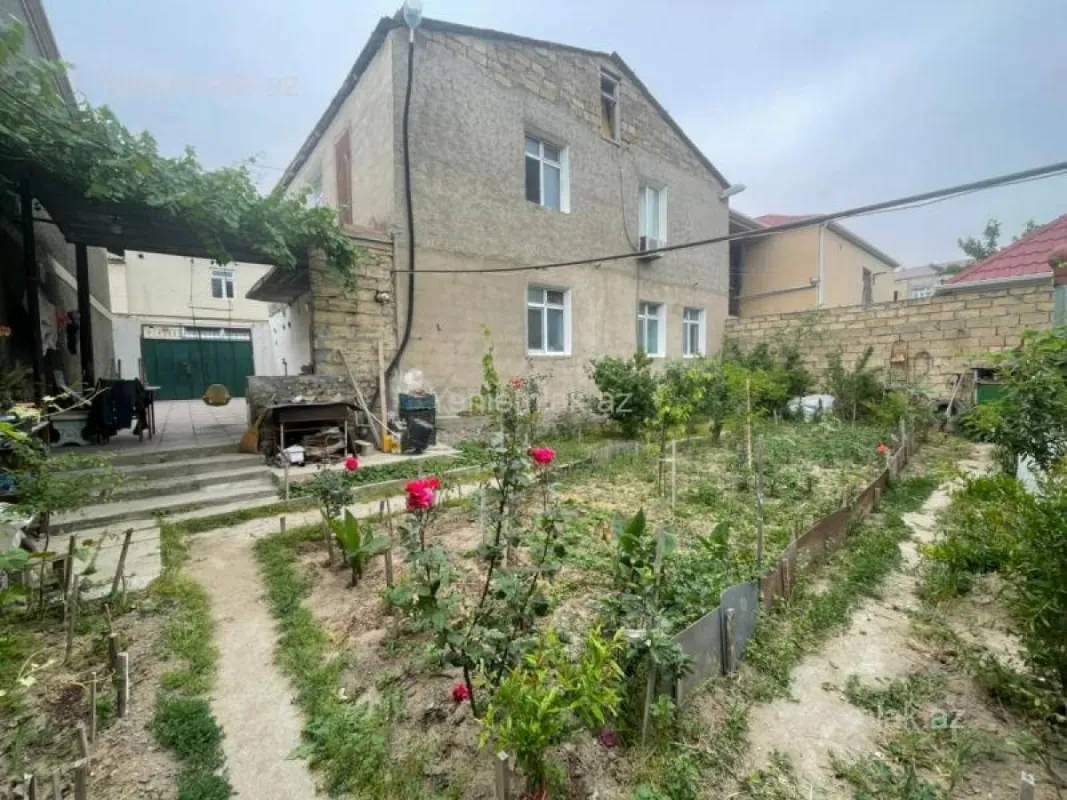 Satılır 5 otaqlı həyət evi 207 m²