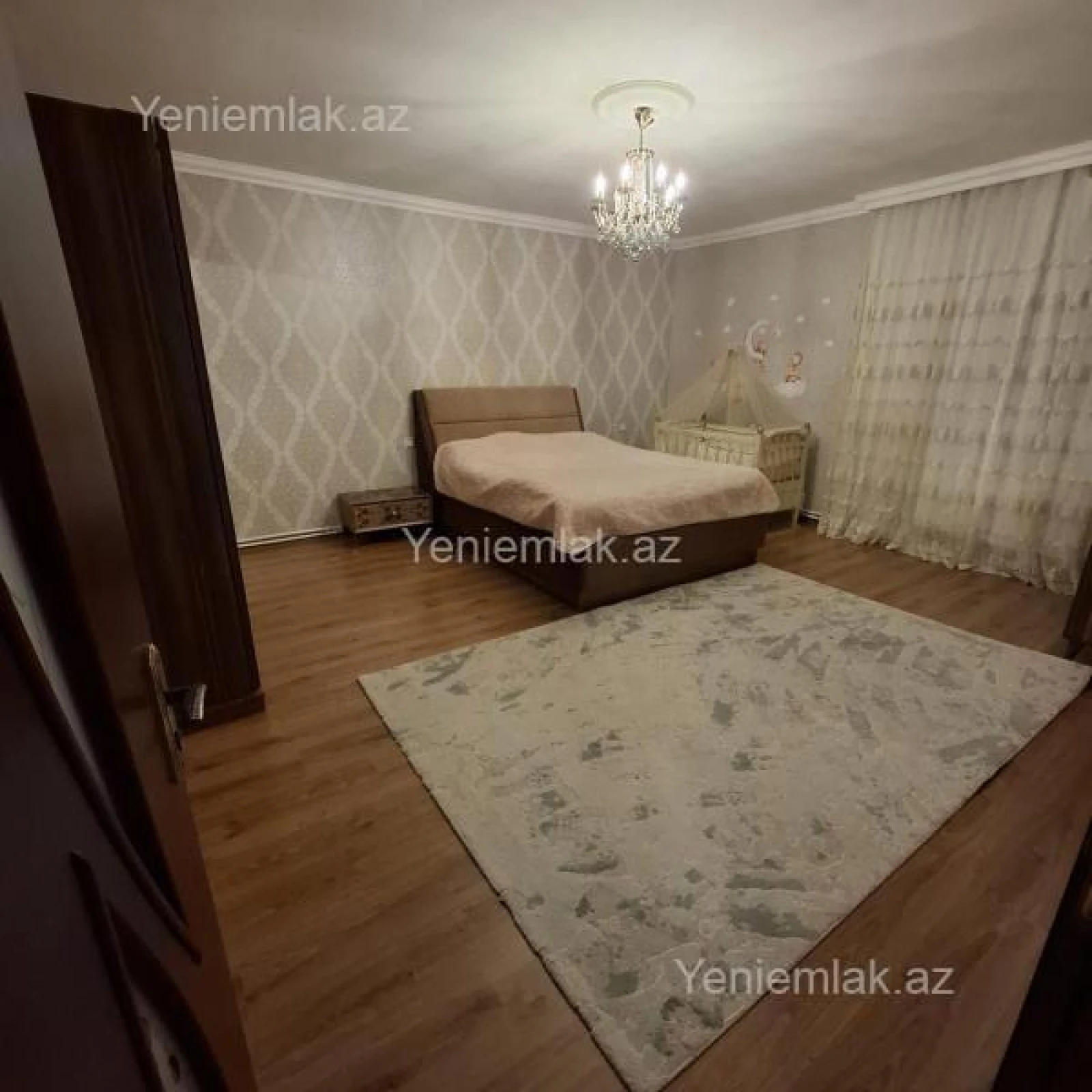 Satılır 5 otaqlı həyət evi 207 m²