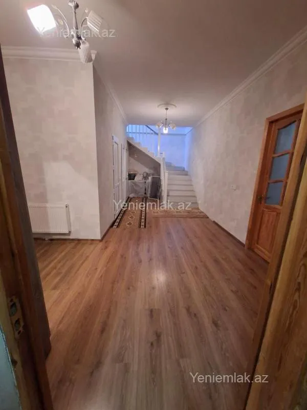Satılır 5 otaqlı həyət evi 207 m²