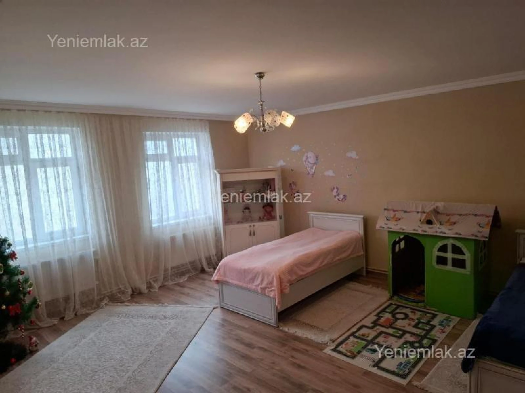 Satılır 5 otaqlı həyət evi 207 m²