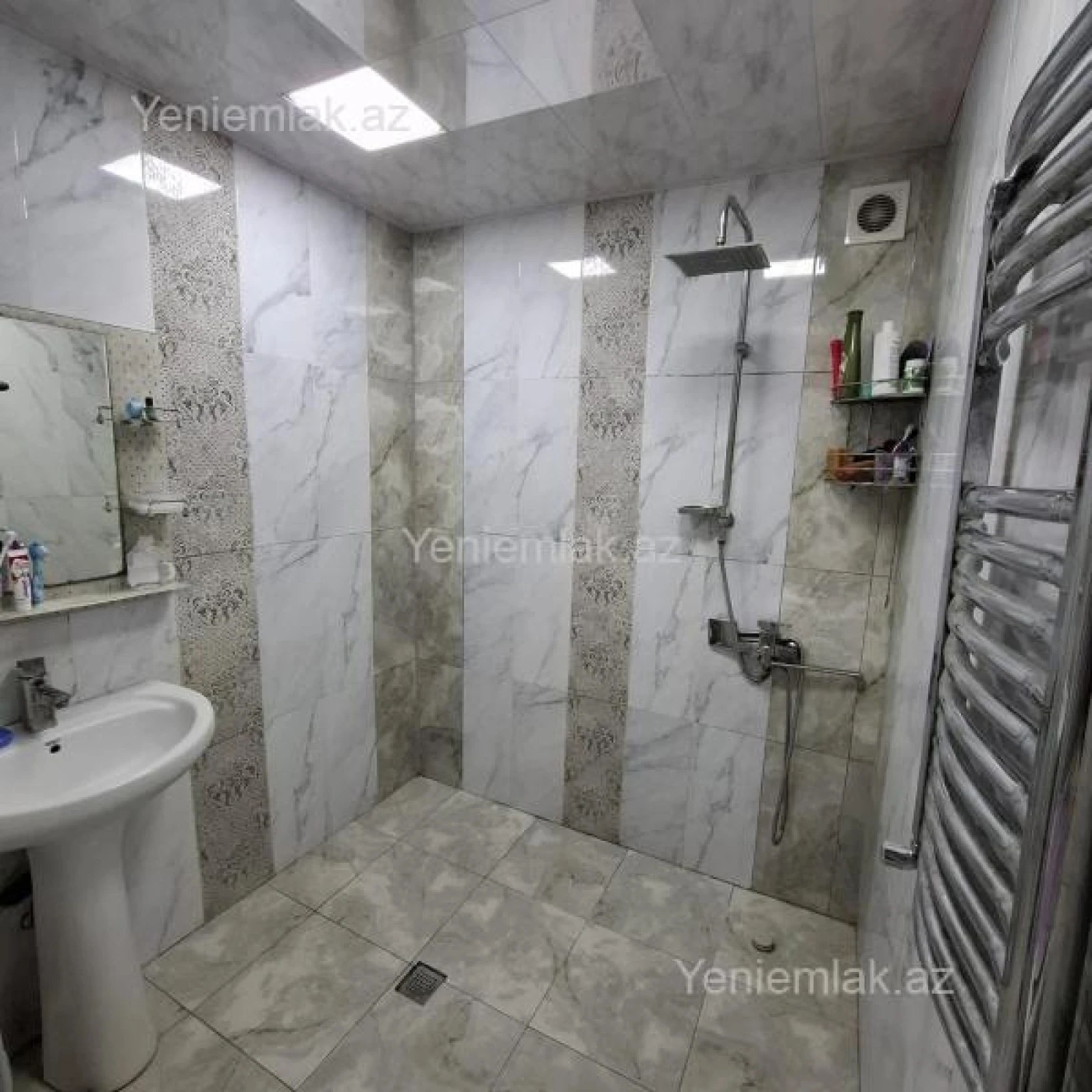 Satılır 5 otaqlı həyət evi 207 m²