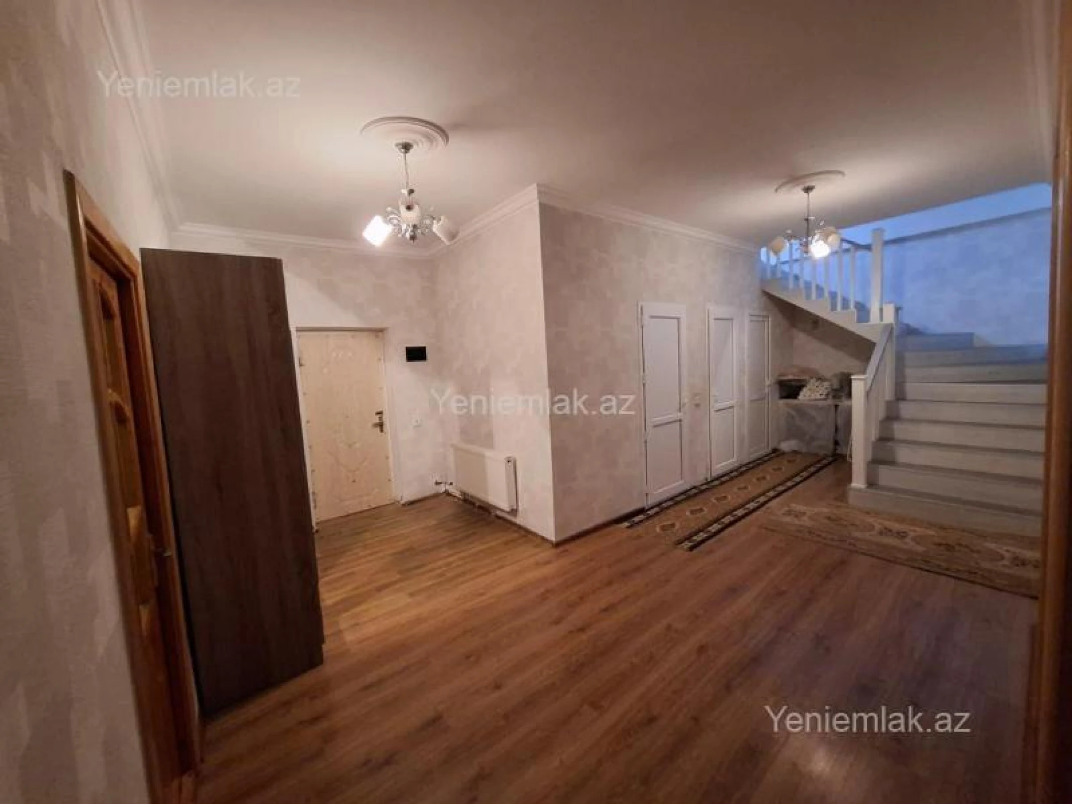 Satılır 5 otaqlı həyət evi 207 m²