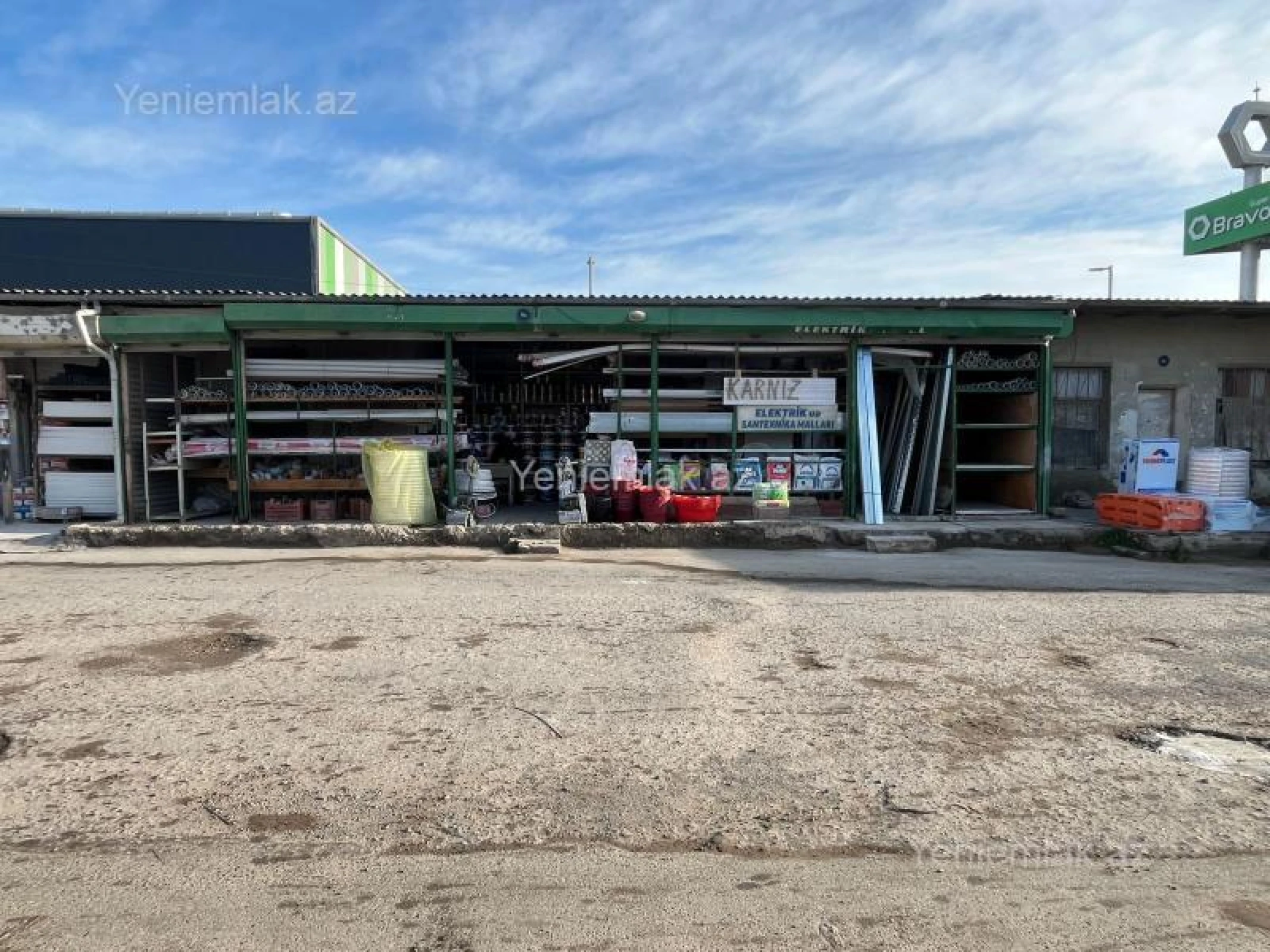 Satılır 1 otaqlı obyekt 135 m²