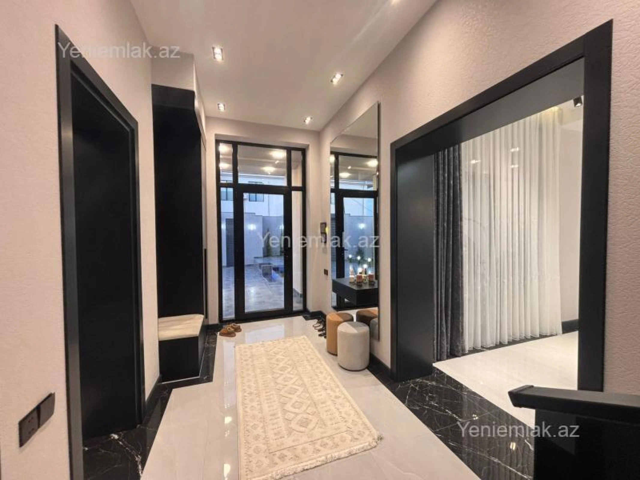 Satılır 5 otaqlı həyət evi 260 m²