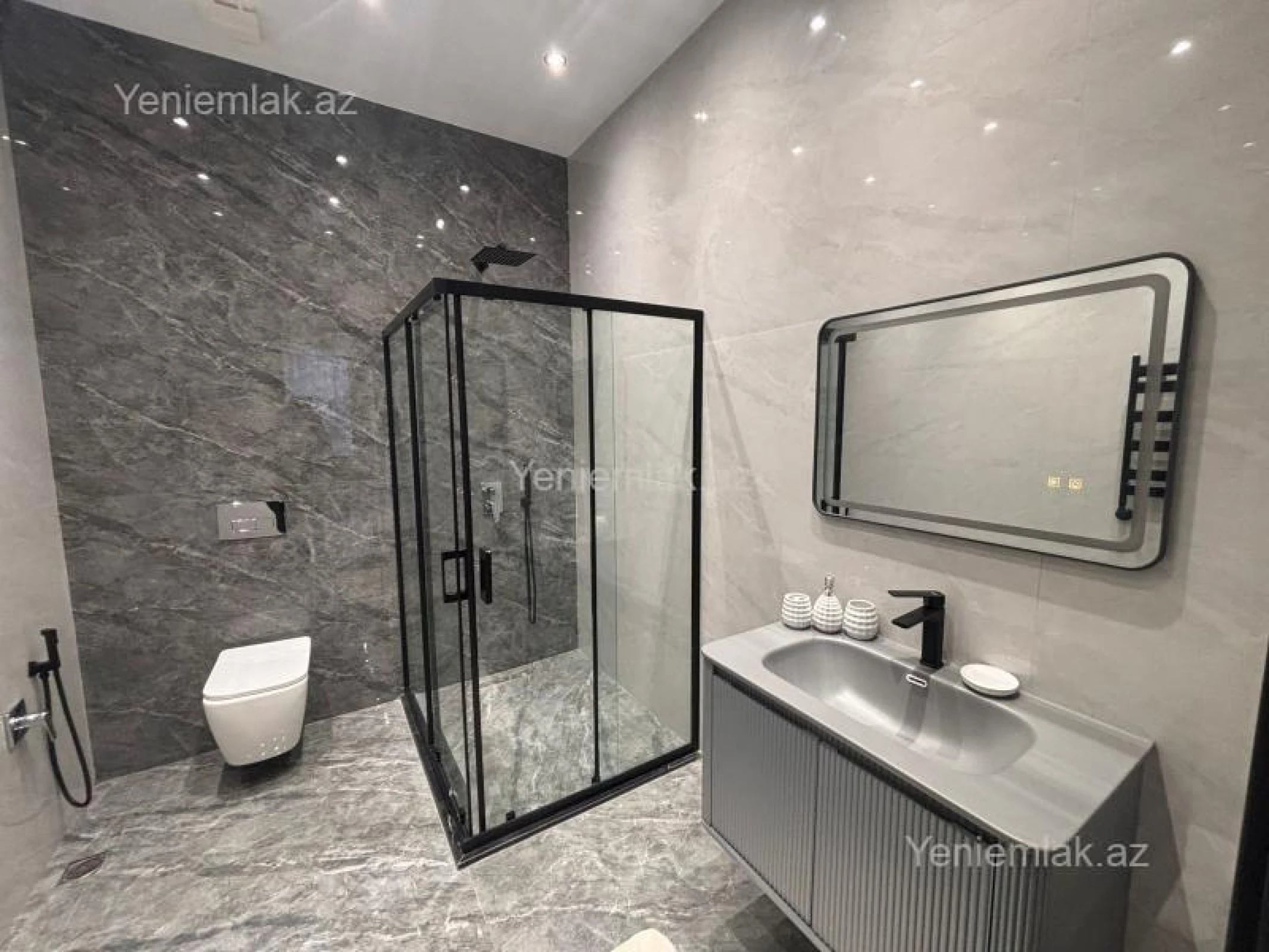 Satılır 5 otaqlı həyət evi 260 m²