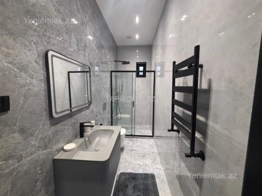 Satılır 5 otaqlı həyət evi 260 m²