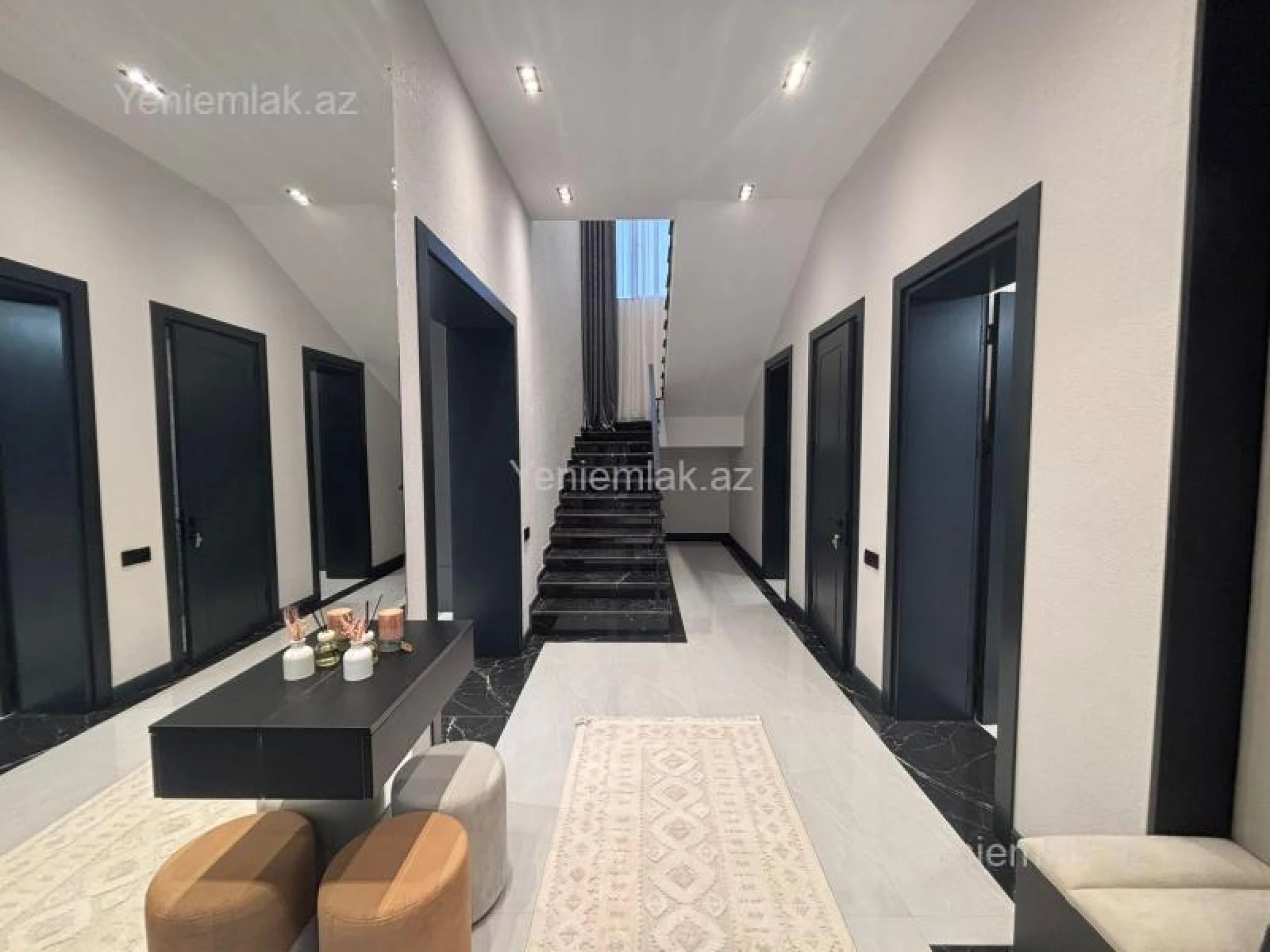 Satılır 5 otaqlı həyət evi 260 m²