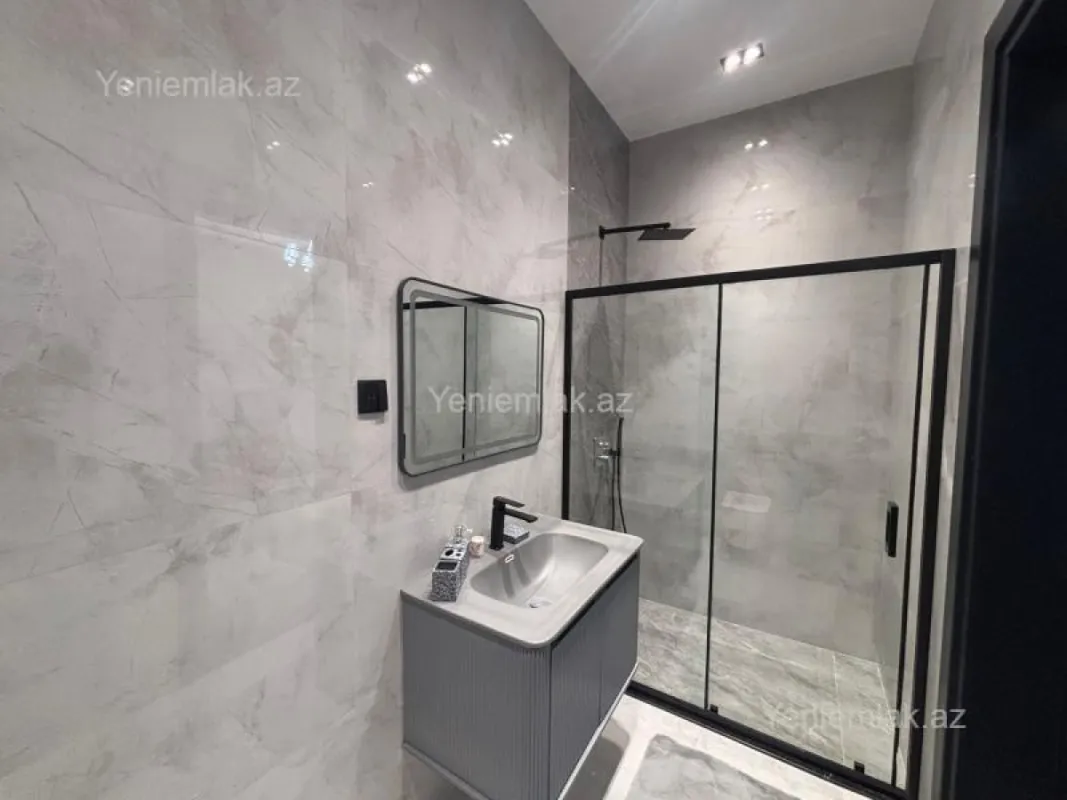 Satılır 5 otaqlı həyət evi 260 m²