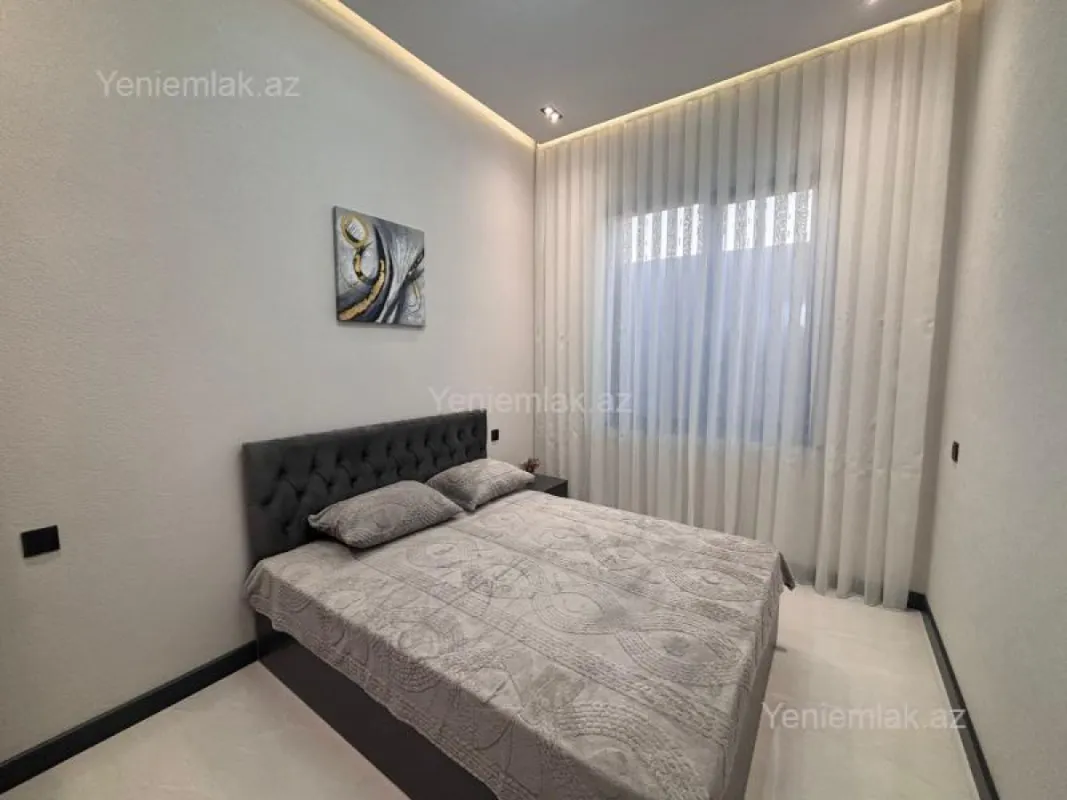 Satılır 5 otaqlı həyət evi 260 m²