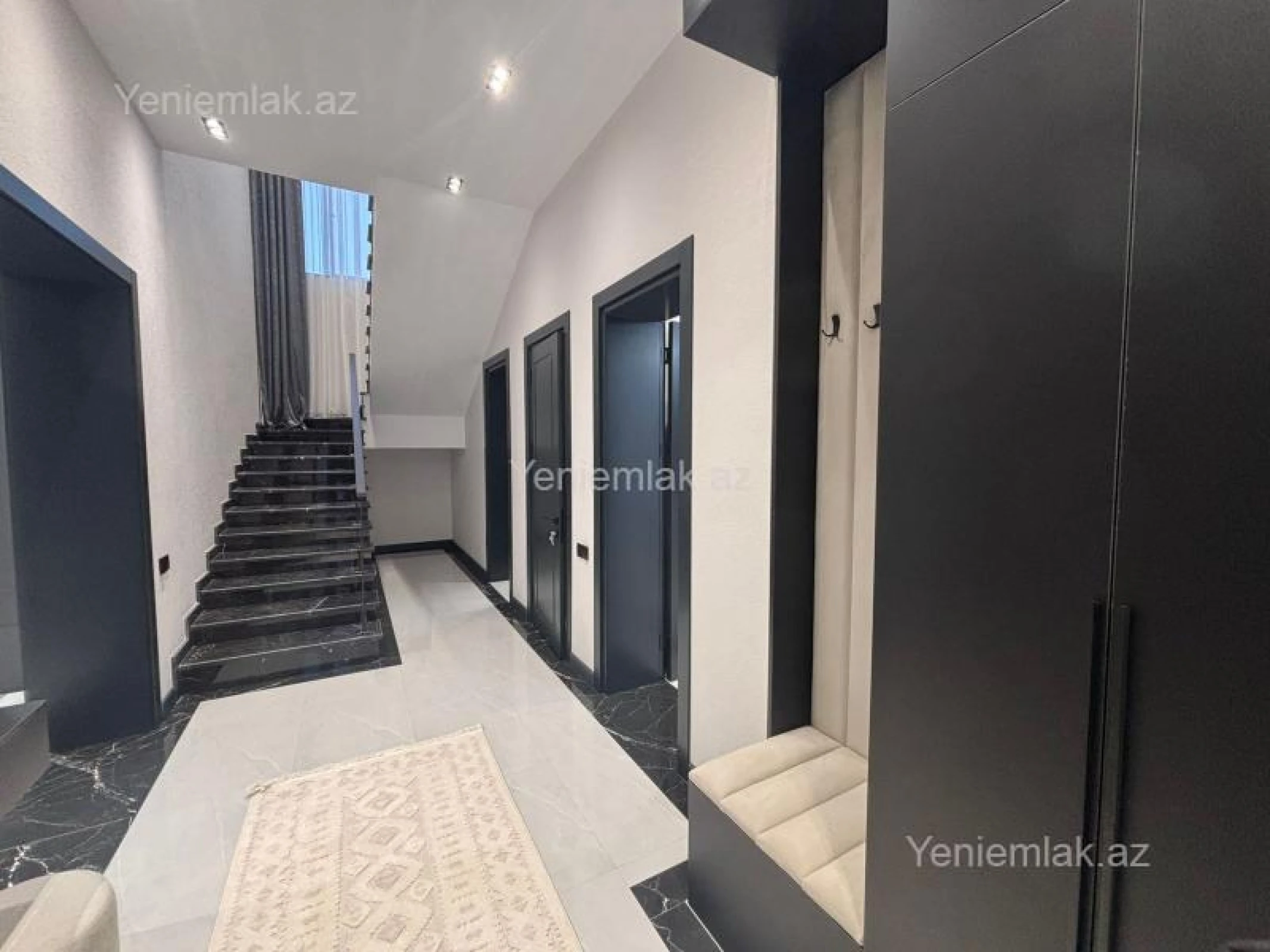 Satılır 5 otaqlı həyət evi 260 m²