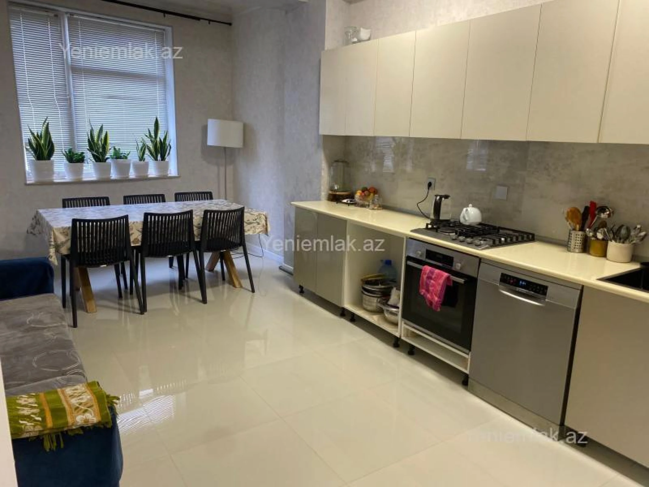 Satılır 2 otaqlı yeni tikili 85 m²