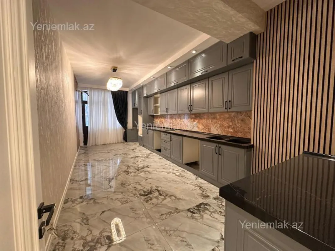 Satılır 4 otaqlı yeni tikili 215 m²