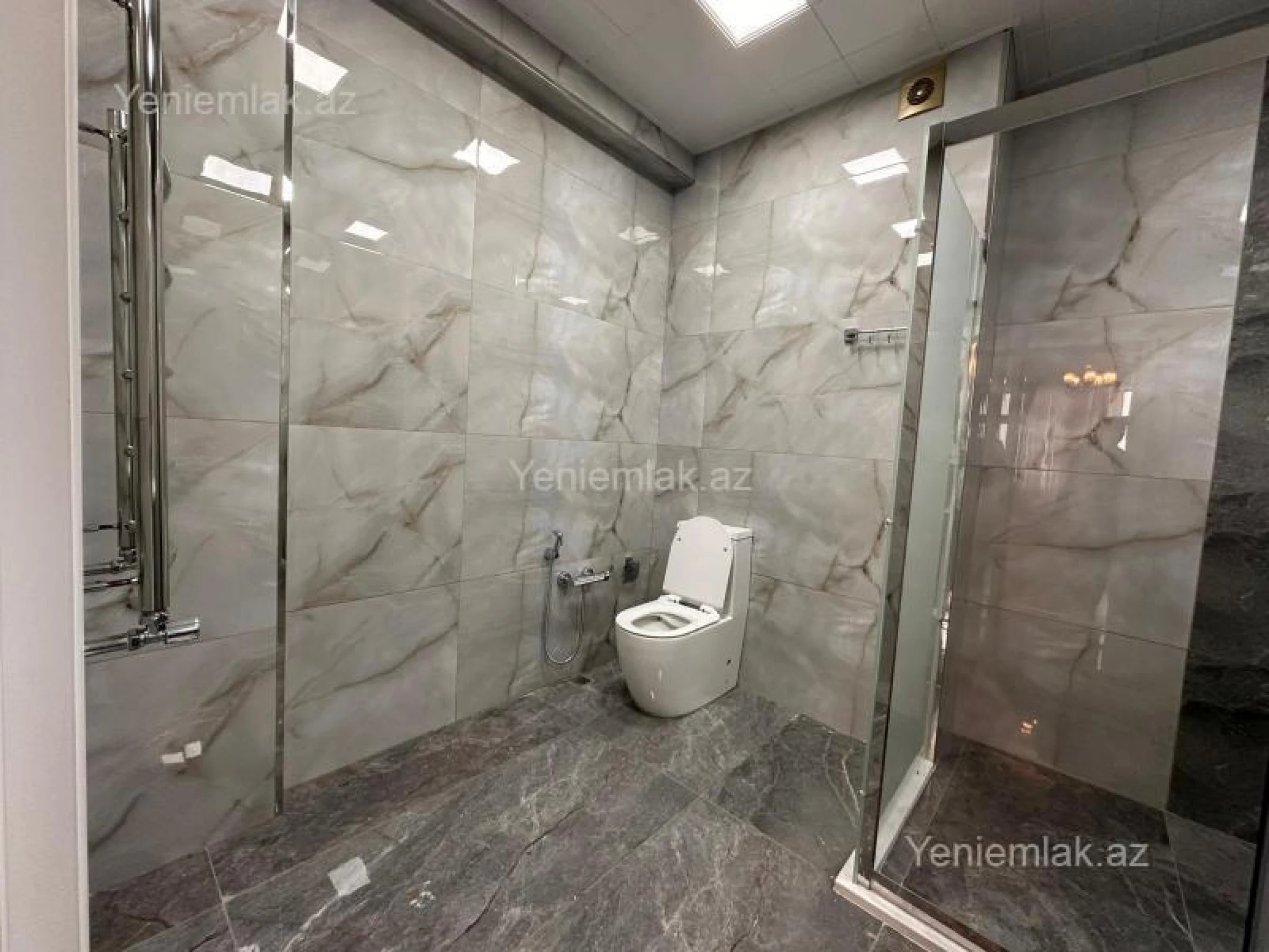 Satılır 4 otaqlı yeni tikili 215 m²