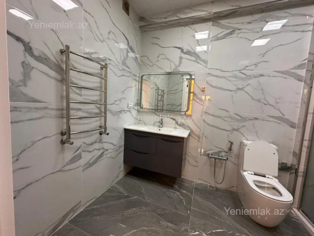 Satılır 4 otaqlı yeni tikili 215 m²