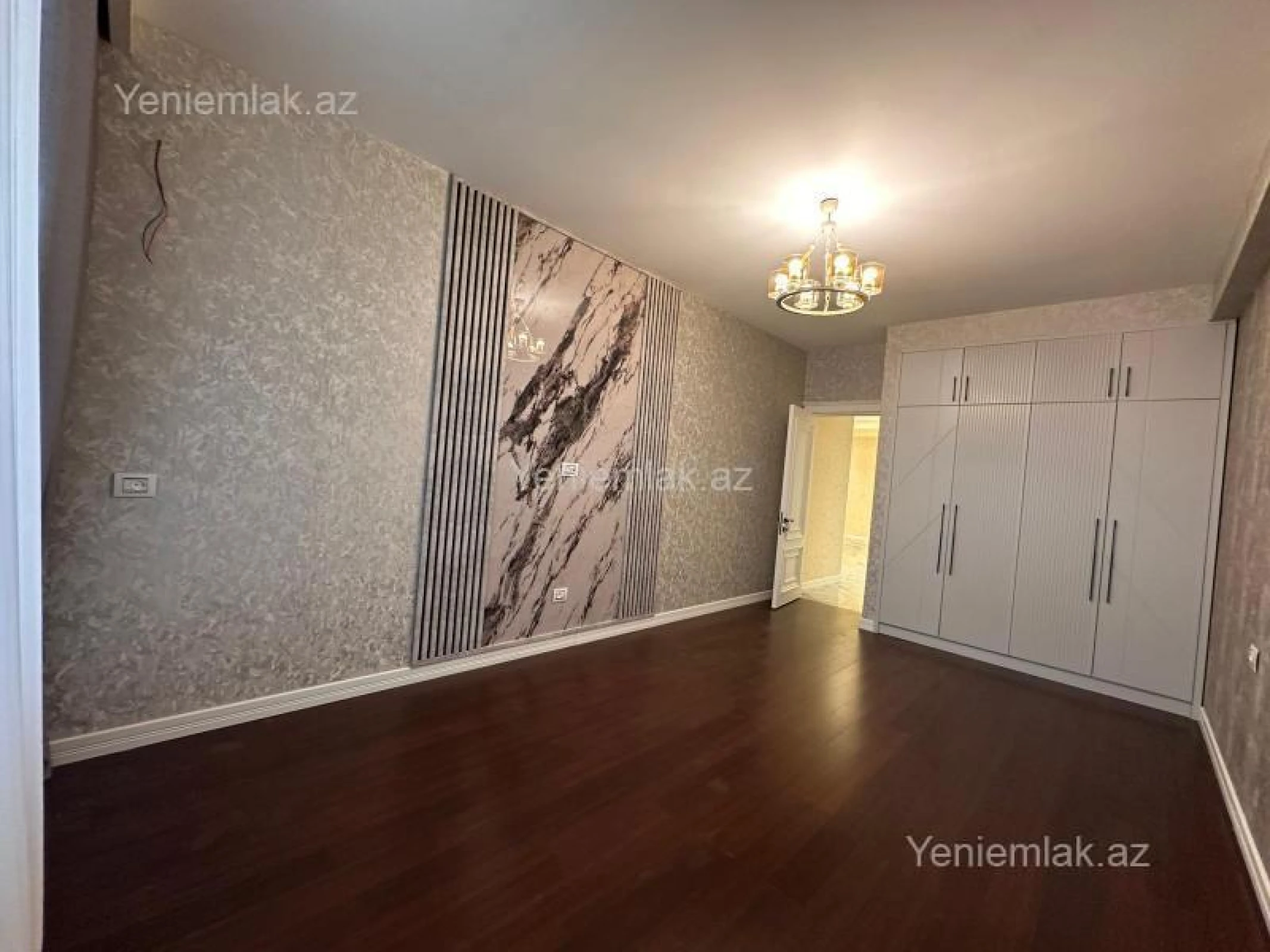 Satılır 4 otaqlı yeni tikili 215 m²